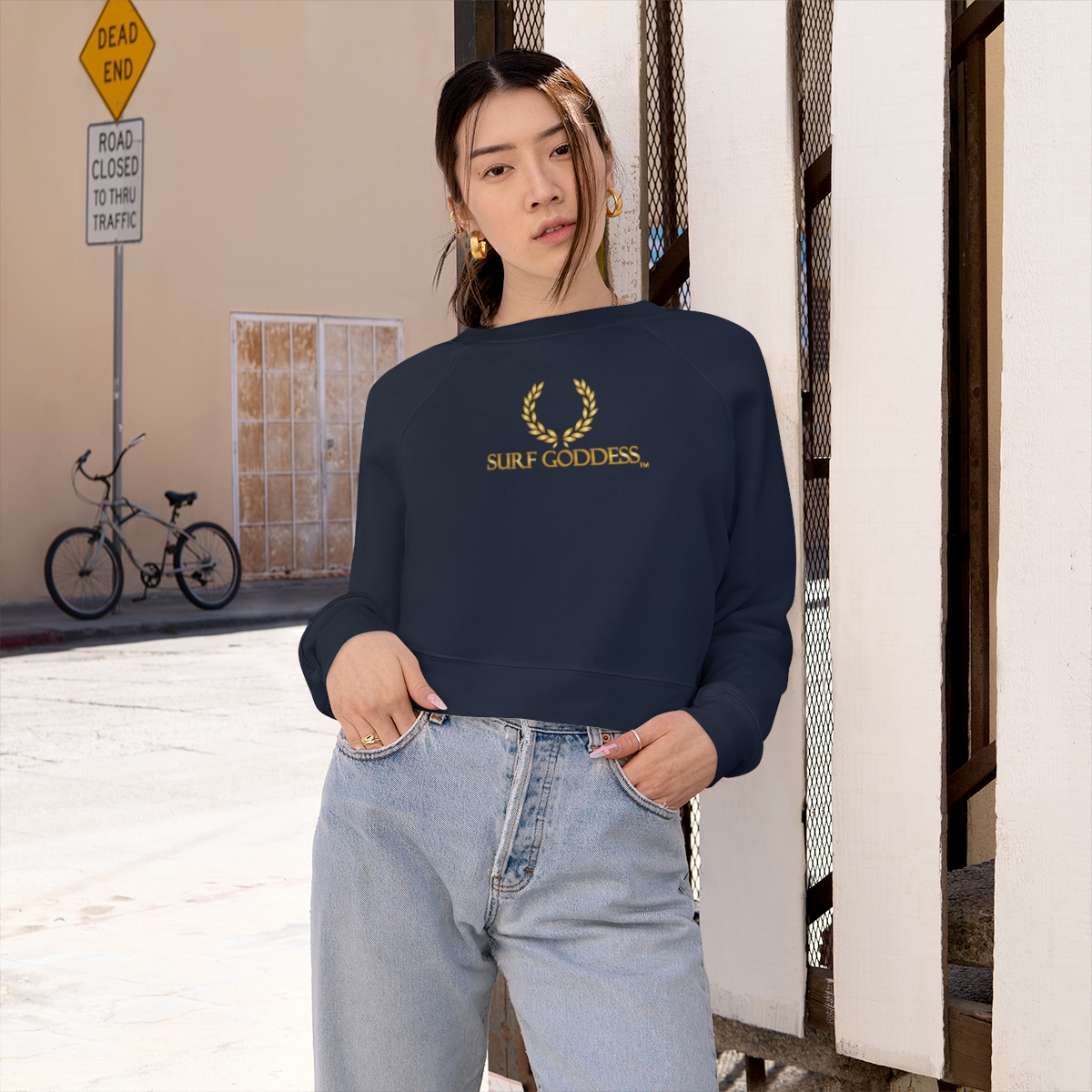 Surf Goddess Women's Navy Blue Cropped Fleece Pullover - Image 4